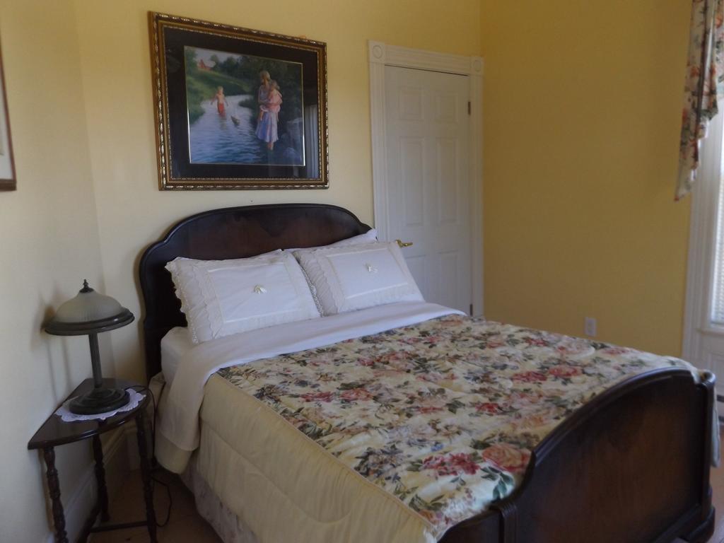 Deer Island Inn Lords Cove Екстериор снимка