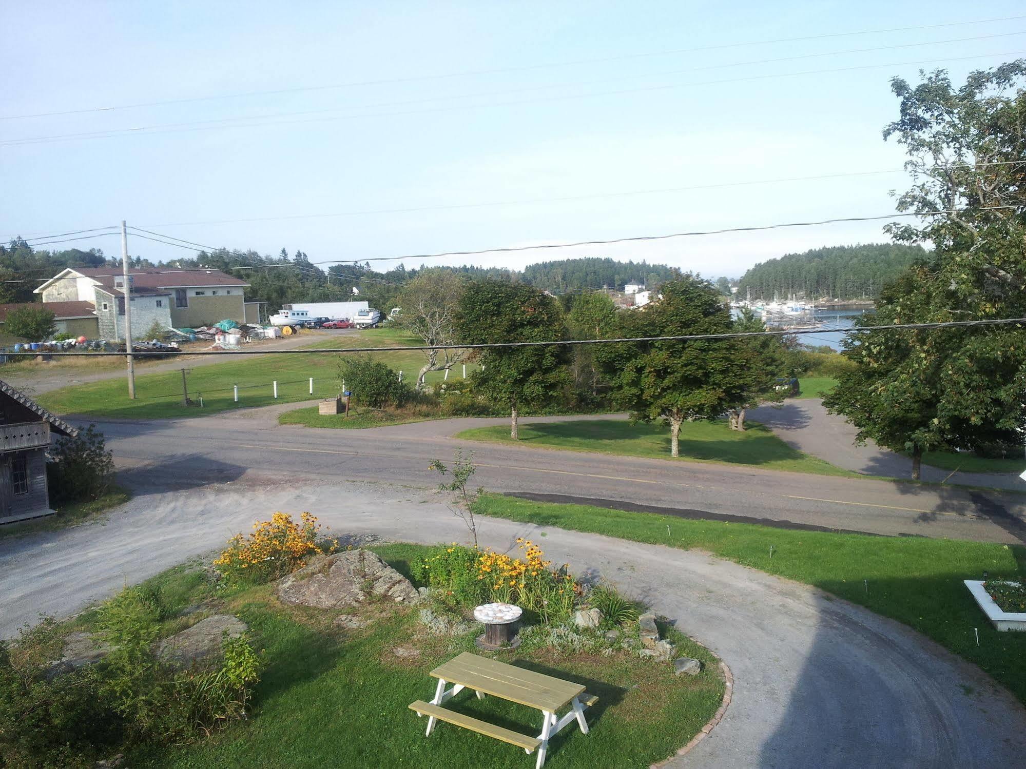 Deer Island Inn Lords Cove Екстериор снимка