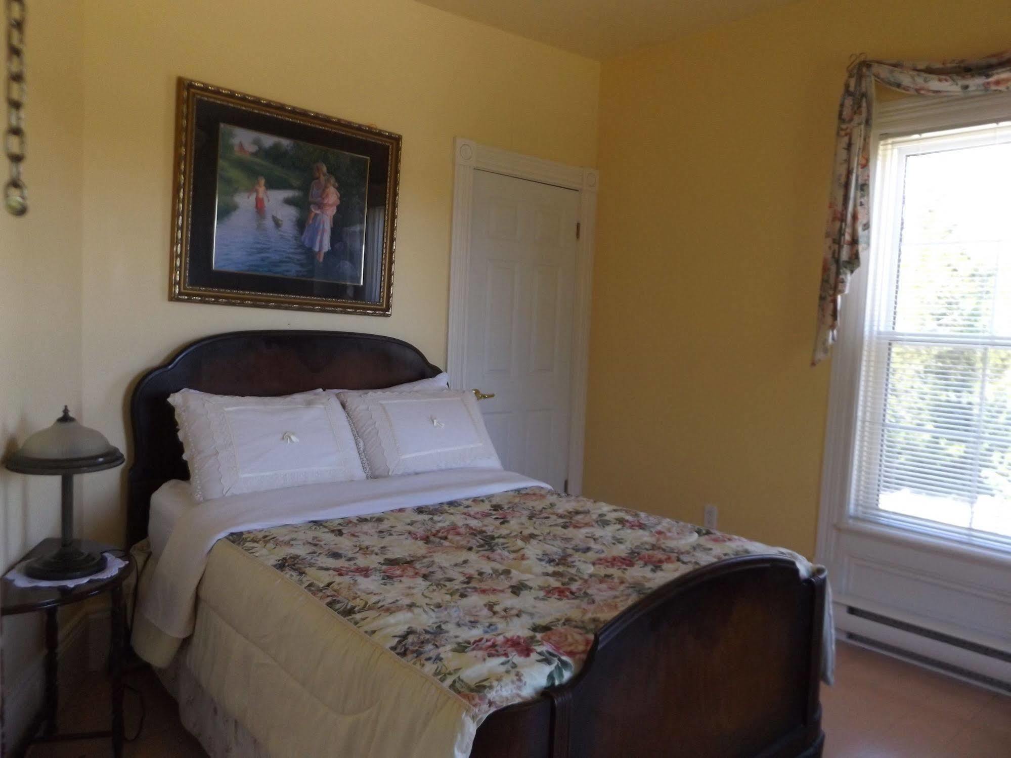 Deer Island Inn Lords Cove Екстериор снимка